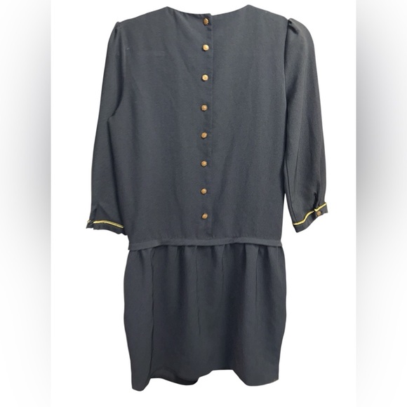 Chic Gray Midi Dress with Yellow Accents - Picture 2 of 5